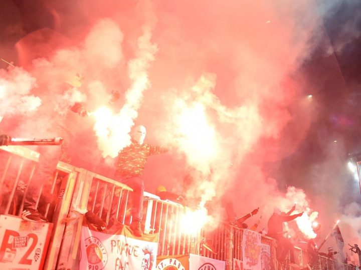 Nach Pyro-Wahnsinn beim Derby: So viel Strafe muss St. Pauli bezahlen