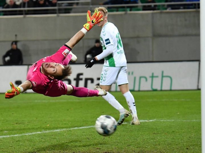 Drei Treffer ins Herz! Keeper Himmelmann: „Dämlich!“