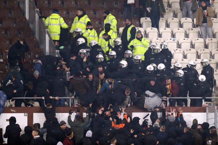 Ausschreitungen am Millerntor! Dresdner wollten St. Pauli-Block stürmen