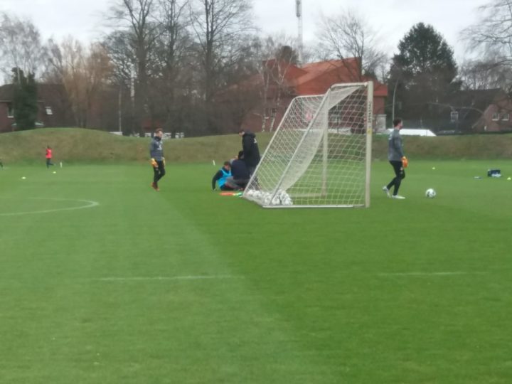 Schockmoment für St. Pauli: Zander muss Training abbrechen!