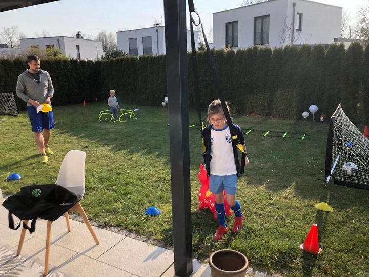 Ex-St. Pauli-Profi Gonther: Corona-Ersatztraining mit Tochter im Garten