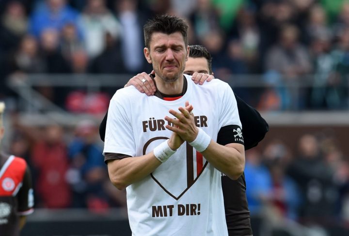 Tränenreicher Abschied! St. Pauli-Fans feiern Kapitän Fabian Boll