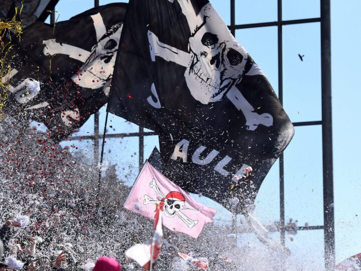 In der Corona-Krise: Der FC St. Pauli erhöht die Dauerkarten-Preise