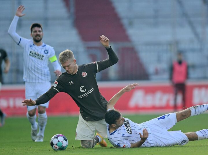 „Das sind nicht wir“: St. Pauli-Trainer Schultz nach Klatsche irritiert