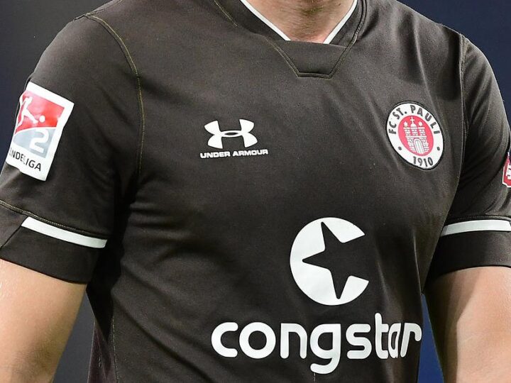 Bei Fans unbeliebt: St. Pauli-Trikots von Under Armour sind ein Ladenhüter