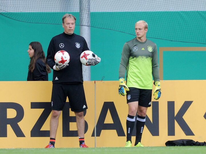 Legende Thomforde zeigt sich als Fan von St. Pauli-Torwart