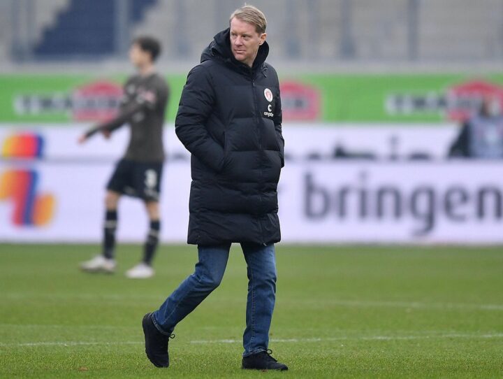 „Vor Schmerzen gekrümmt“: So sehr litt St. Pauli-Trainer Schultz in Heidenheim