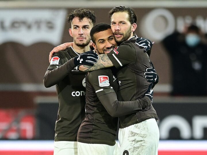 „Es macht riesig Spaß“: St. Pauli feiert erste Keller-Party am Millerntor!