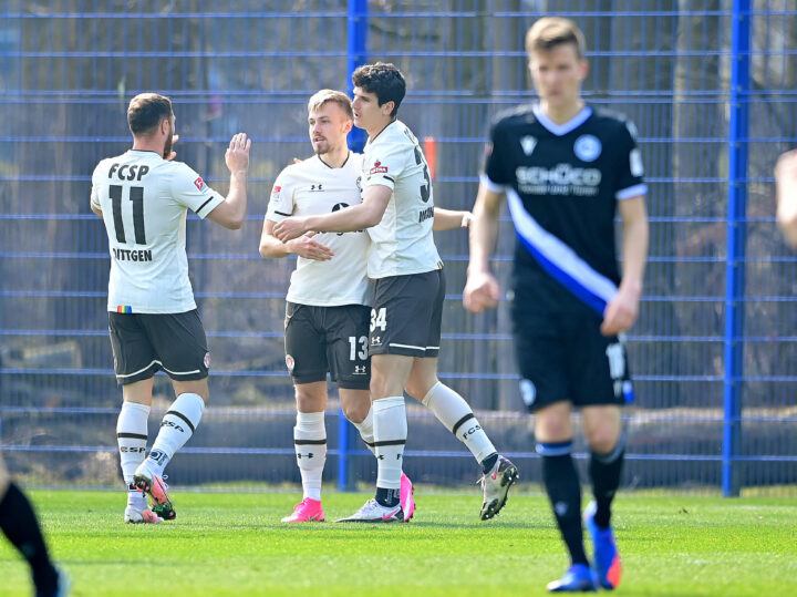 Blitzstart! St. Pauli führt nach wenigen Minuten traumhaft in Bielefeld