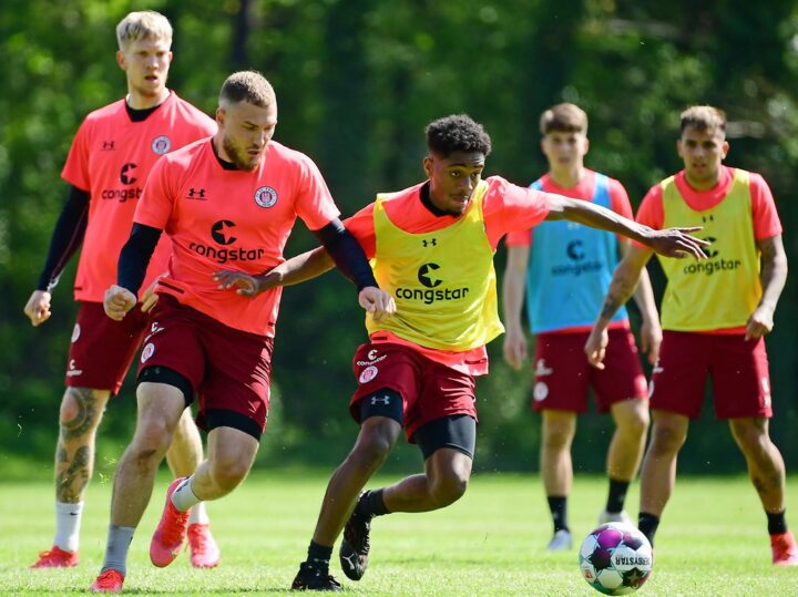 St. Pauli-Talent Loubongo-M’Boungou: Der Kleine darf bei den Großen ran