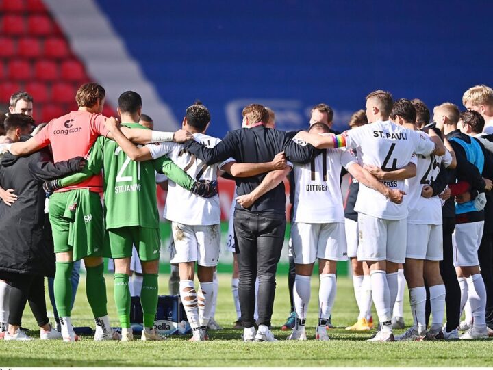 Noten gegen Regensburg: Bruchlandung für einen St. Pauli-Überflieger